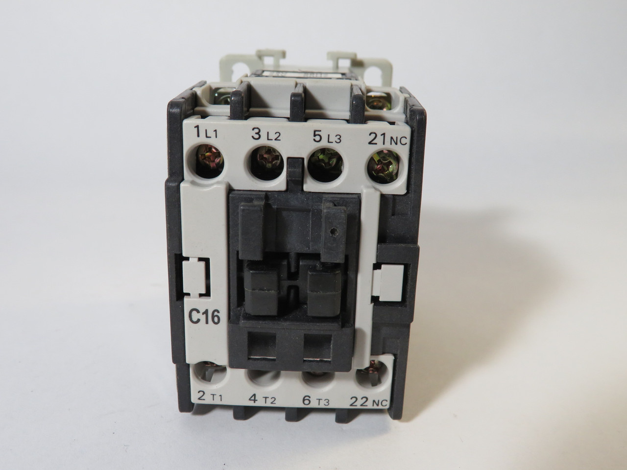 Advance Controls C16 Contactor 32A 22/24V 50/60Hz 3P 1NC SHELF WEAR NOP
