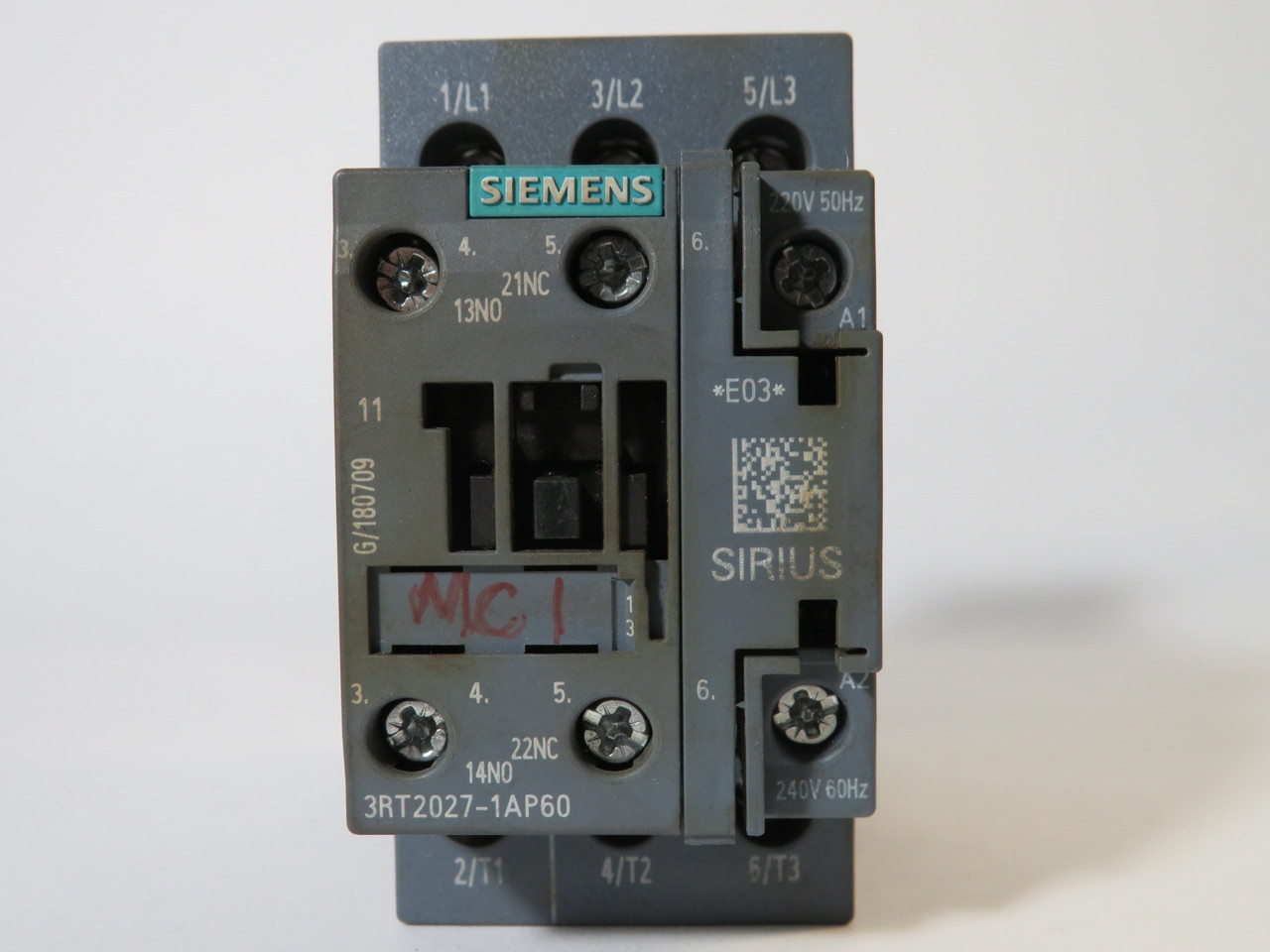Siemens 3RT2027-1AP60 Contactor 32A 220/240V 50/60Hz 3P 1NO 1NC USED