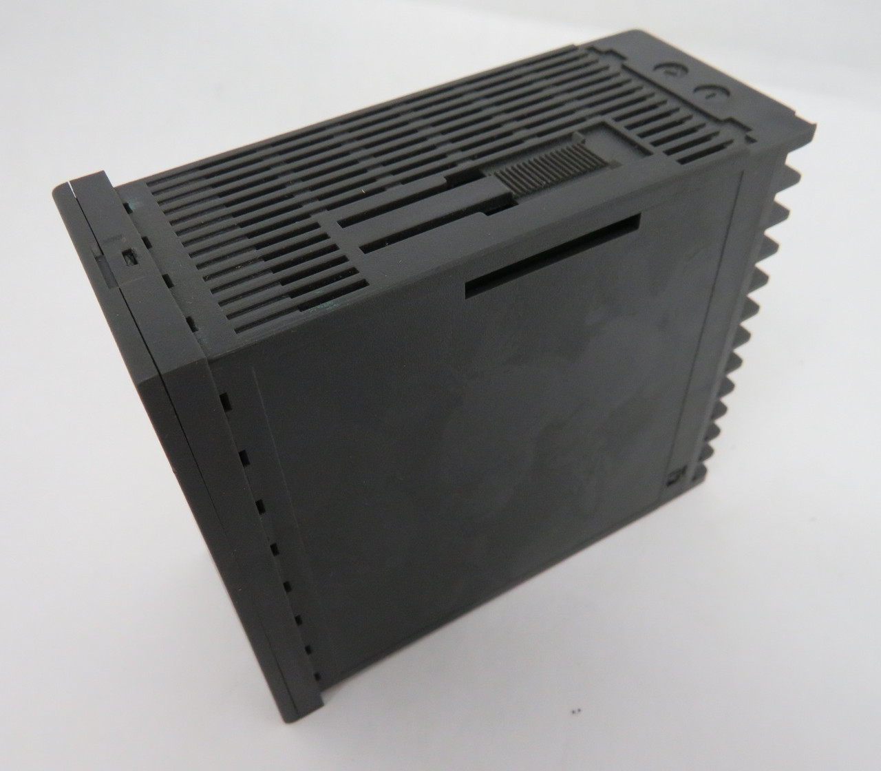 RKC CB400 Temperature Controller 1/8DIN 100-240VAC 50/60Hz 0-400C USED