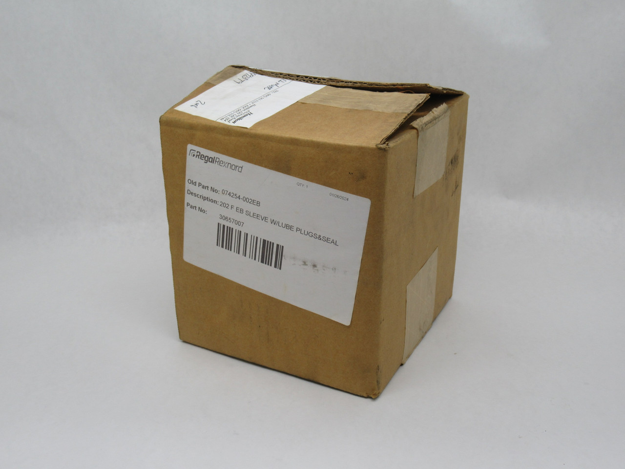 Regal Rexnord F202 EB Exposed Bolt Sleeve w/ Plugs & Oil Seal SHELF WEAR NEW