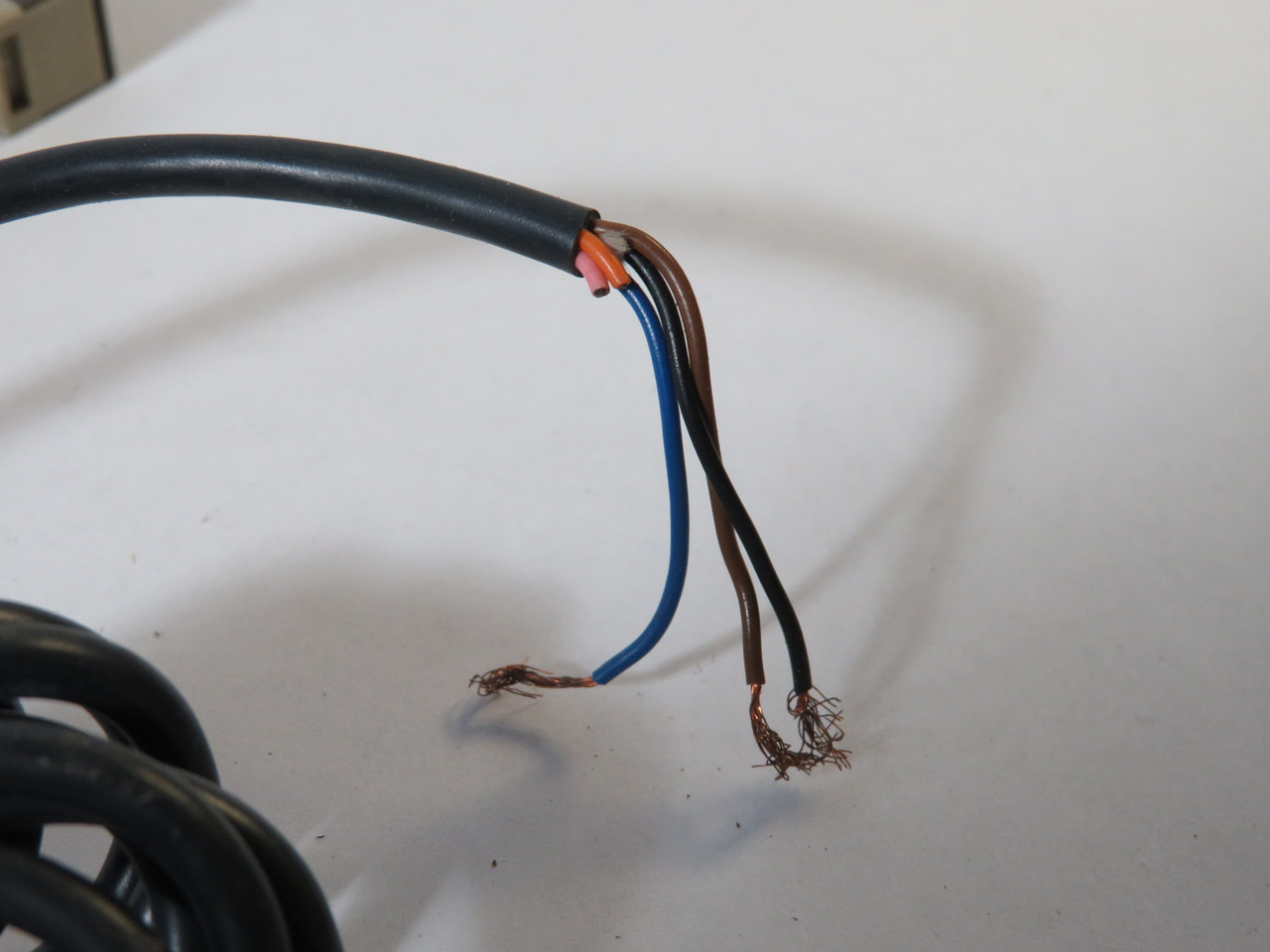 Omron E3X-A21 Photoelectric Switch 10-30VDC 35mA NPN 2m L USED