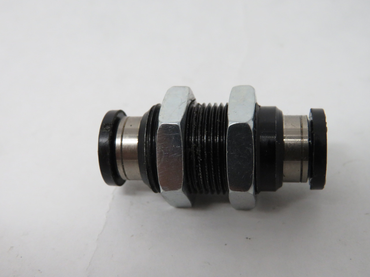 Pisco PM5/16 Bulkhead Union Tube Fitting 5/16" Tube 1.0MPa -100kPa USED