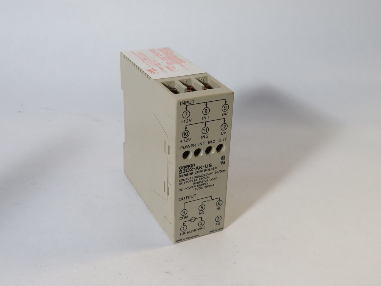 Omron S3D2-AK-US Sensor Controller 100-240V 200mA BOX DAMAGE NEW