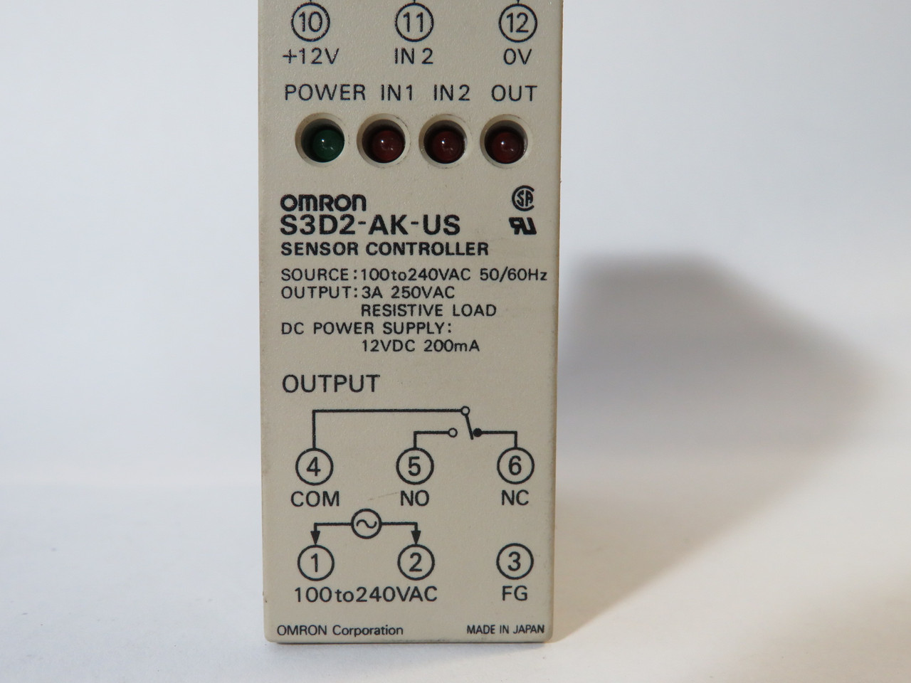 Omron S3D2-AK-US Sensor Controller 100-240V 200mA BOX DAMAGE NEW