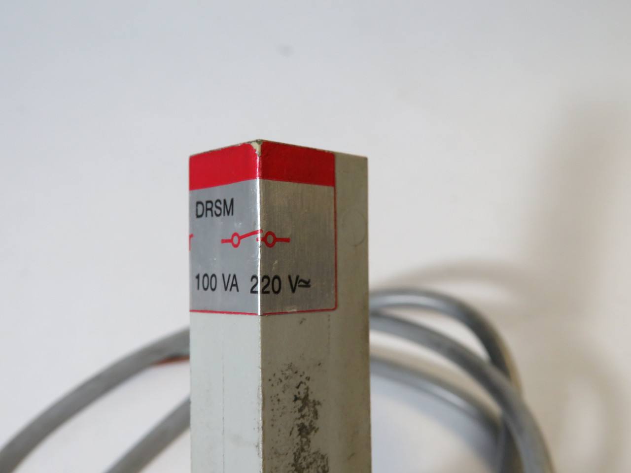 Kubler DRSM Magnetic Proximity Switch 220VAC/DC 100VA 1m L USED