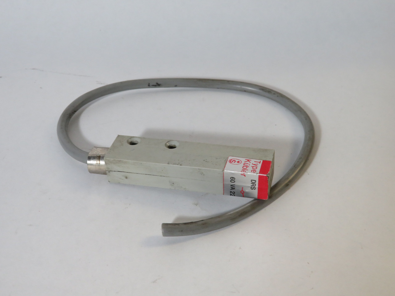 Kubler DRS Magnetic Proximity Switch 220VAC/DC 60VA 12" L MISSING NUT USED