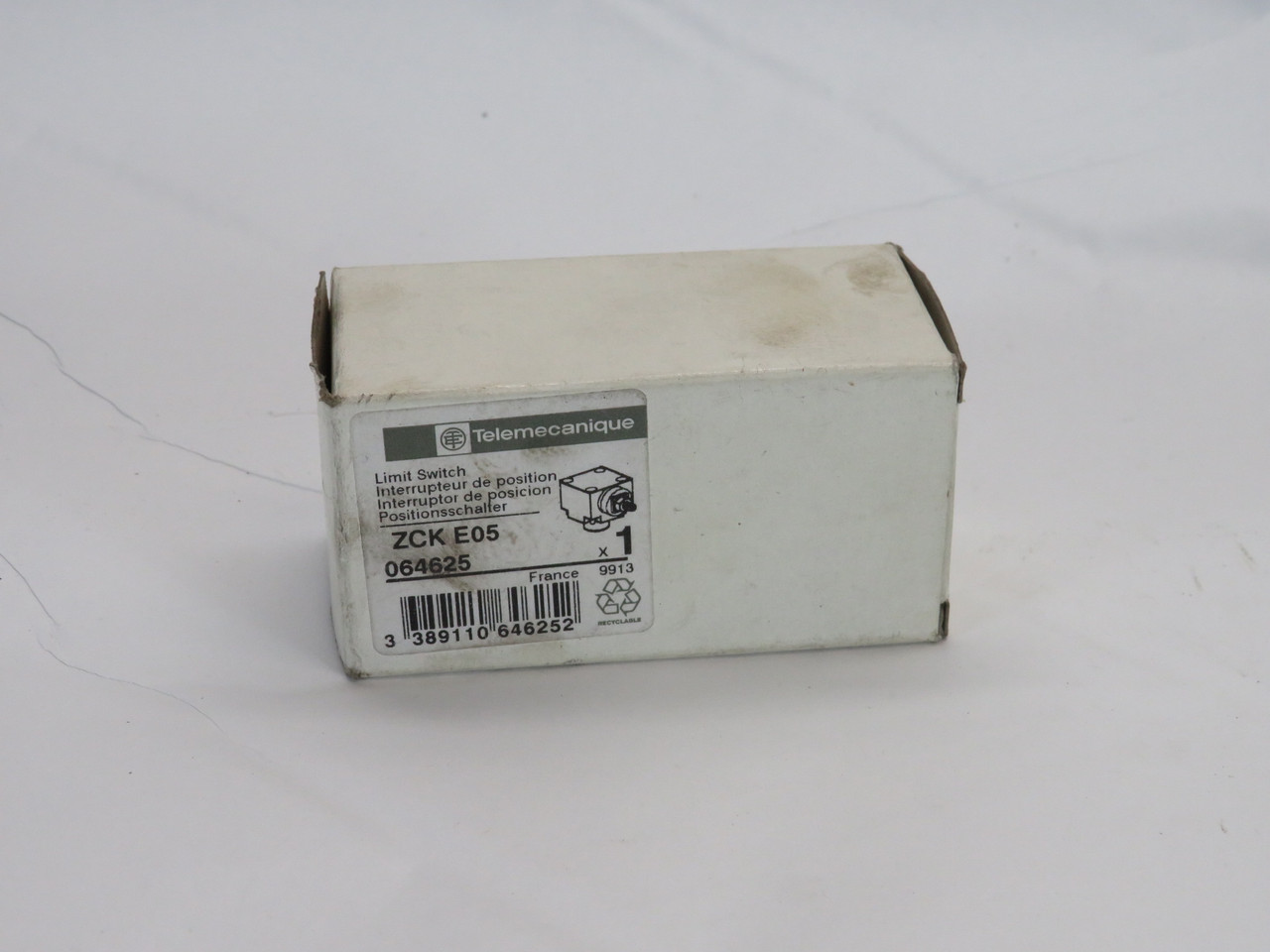 Telemecanique ZCKE05 Limit Switch Rotary Head NEW