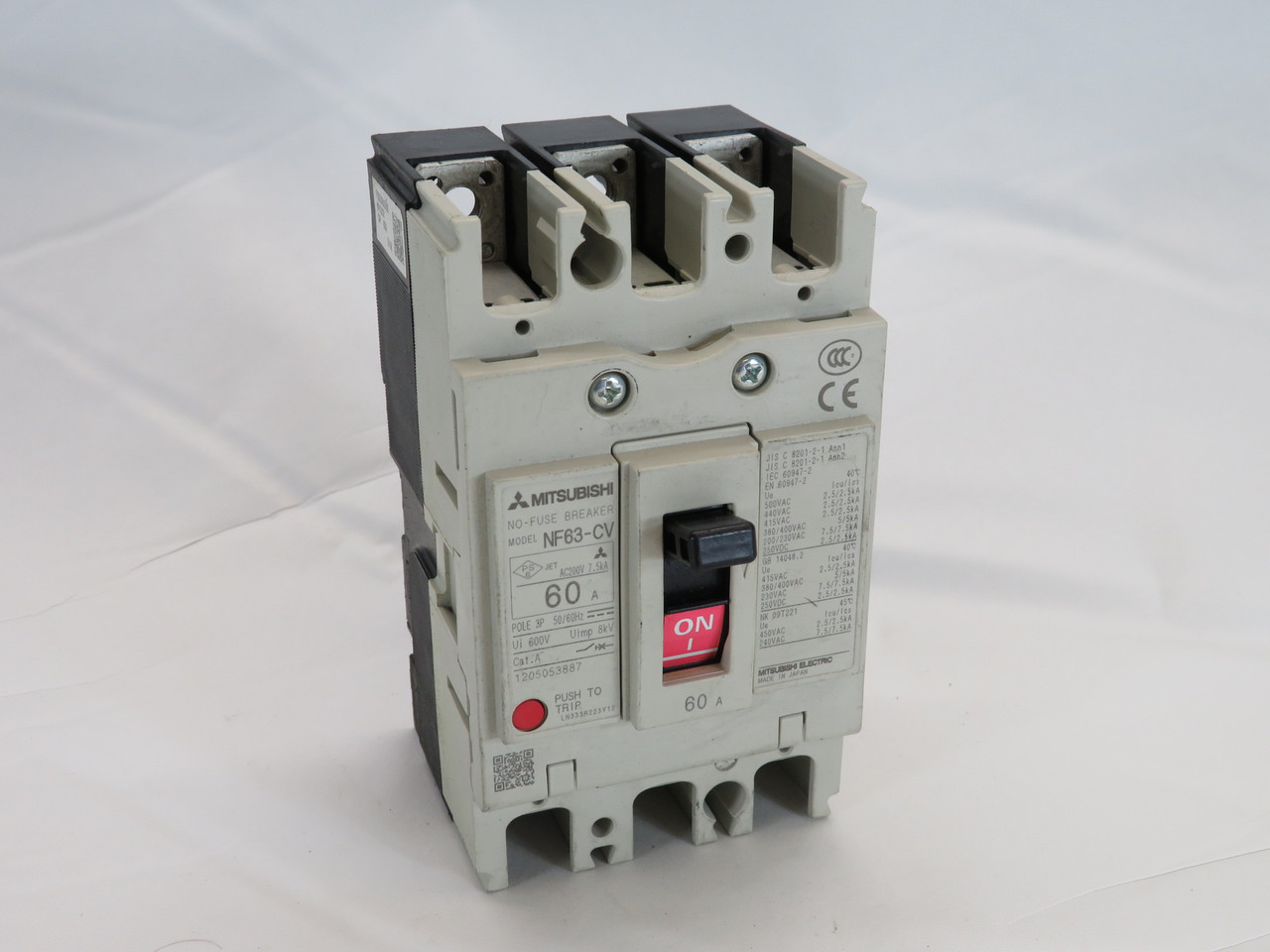 Mitsubishi NF63-CV3P60A Circuit Breaker 60A 600V 3-Pole MISSING SCREWS USED