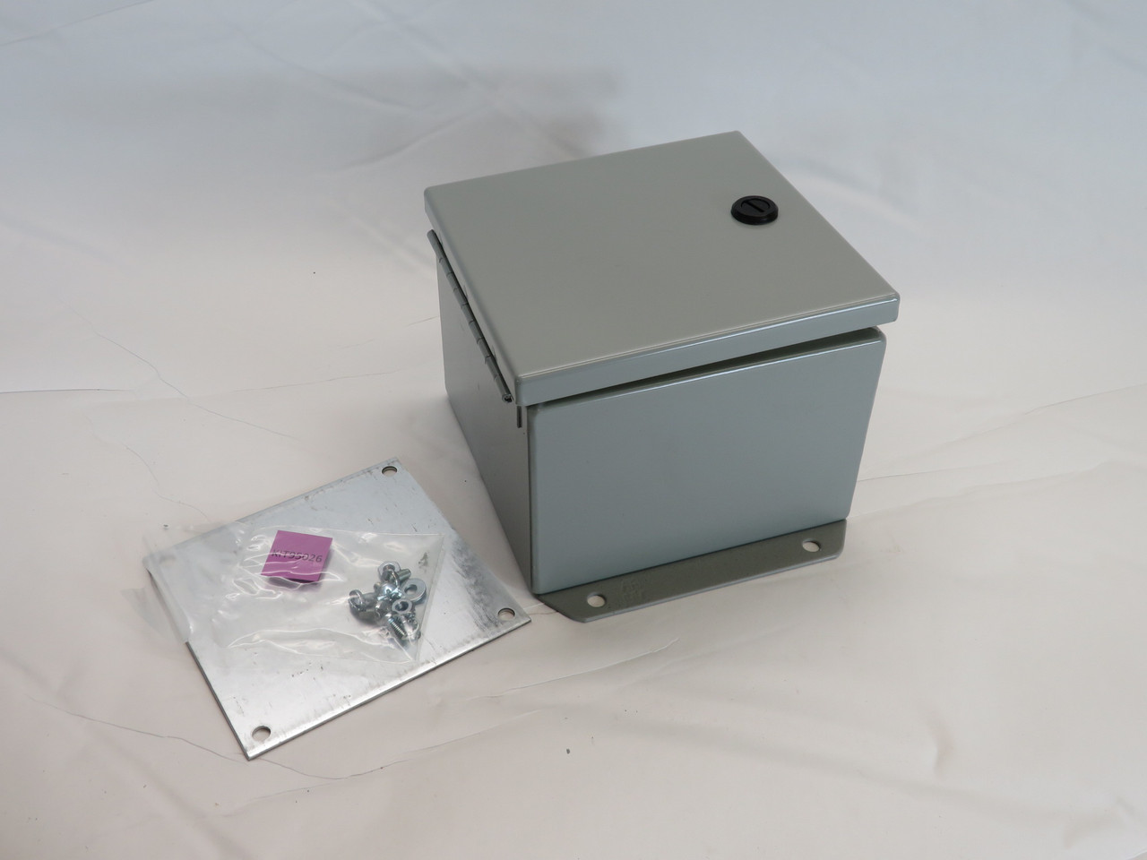 Hammond EJ664 NEMA 4 Steel Enclosure with Panel 6x6x4" BOX DAMAGE NEW