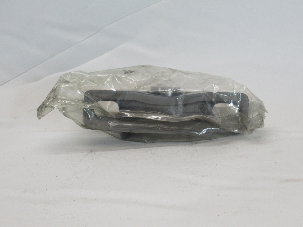 RHP NP5/8 Pillow Block Ball Bearing 2-Bolt 5/8" Bore DAMAGED BOX NEW