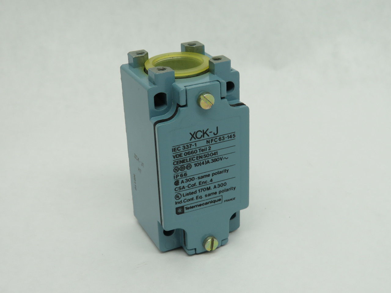 Telemecanique ZCK-J1H7 Snap Action Limit Switch Body 10(4)A 380V BOX WEAR NEW