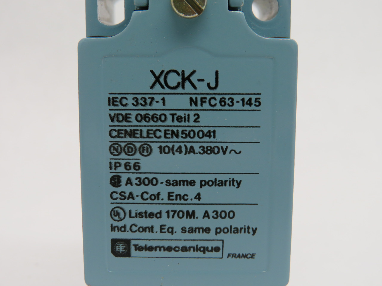 Telemecanique ZCK-J1H7 Snap Action Limit Switch Body 10(4)A 380V BOX WEAR NEW