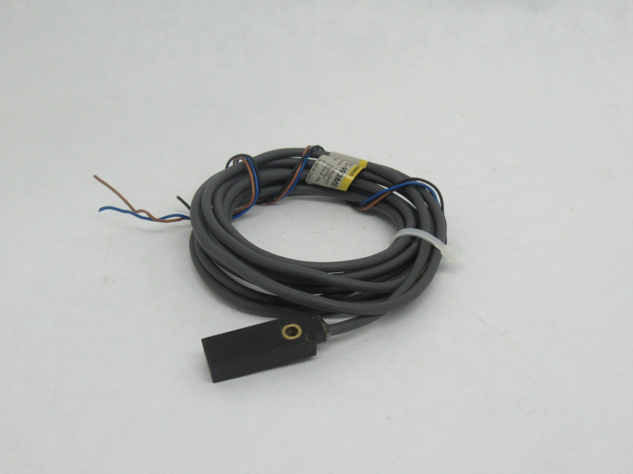 Omron TL-W3MB1 2M Proximity Sensor 12-24VDC 100mA 3mm PNP 2m Wire Length USED