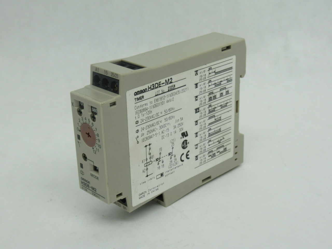 Omron H3DE-M2 AC/DC24-230 Multifunction Timer 24-230VAC/DC 0.1s-120h DPDT NEW