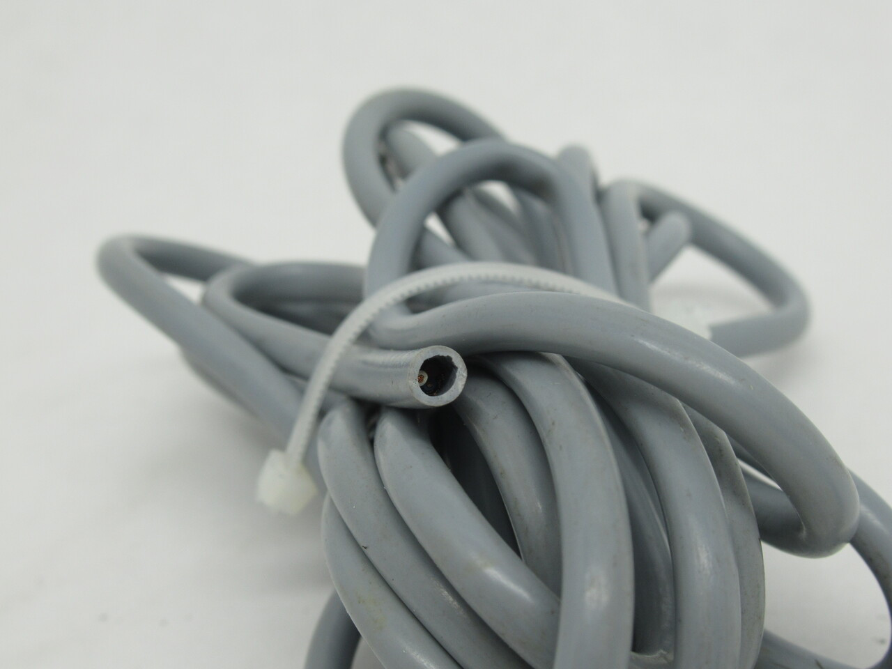 Pulsotronic 9914-0300 Proximity Sensor 24VDC 5-10mm Distance 2m Cable M30 USED