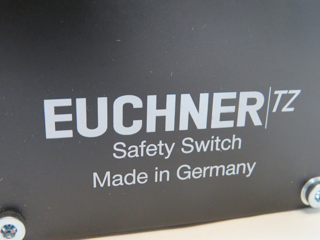 Euchner TZ1RE024M Safety Switch w/LED Indicator M20X1.5 24VAC/DC NO KEY USED