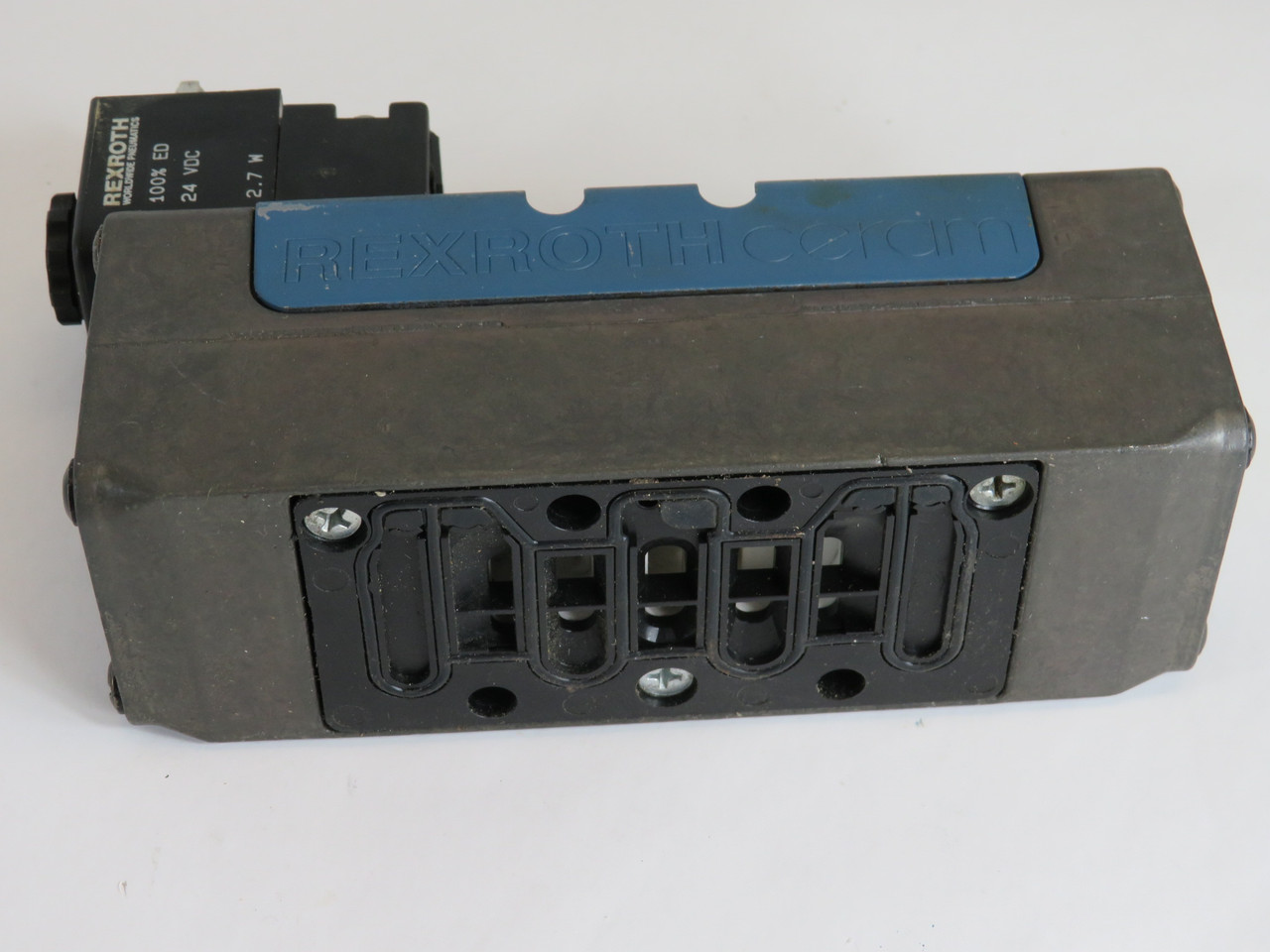 Rexroth GS-020061-03940 Pneumatic Directional Valve 2/10 bar 150 psi 24VDC USED