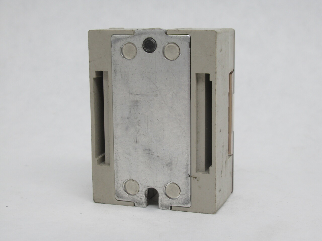 Omron G3NA-D210B Solid State Relay 5-200VDC 10A 5-24VDC USED