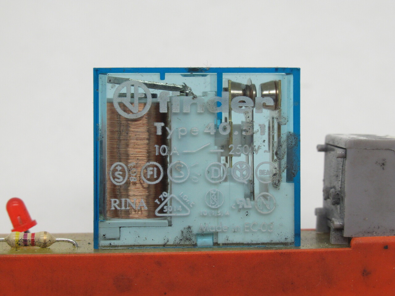 Entrelec 20042-20 Rail-Mount Relay RM121A 24VAC/DC 10A USED