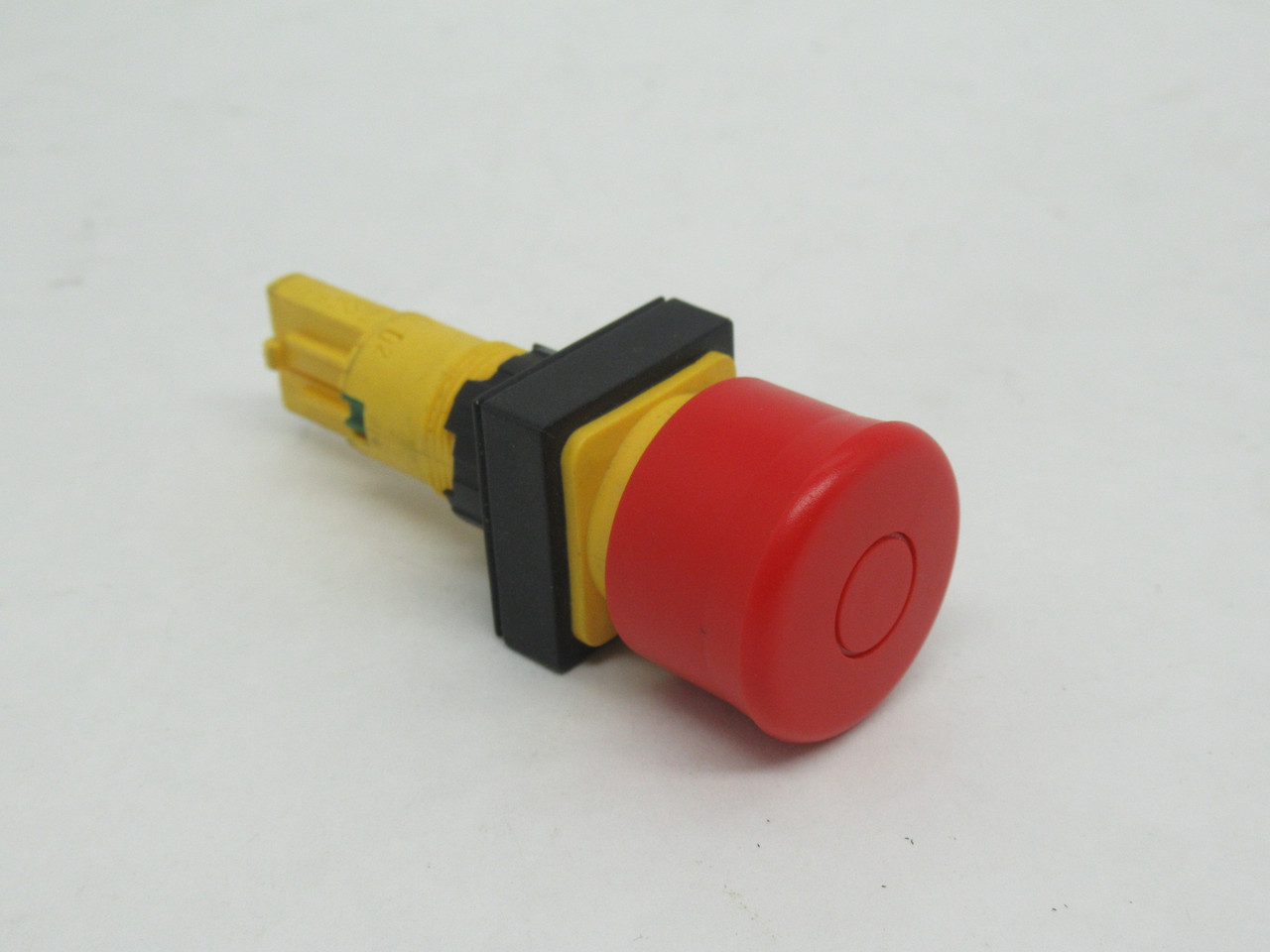 Moeller Q25PV Non-Illuminated Emergency Stop Push Button Red Cap MOMENTARY USED