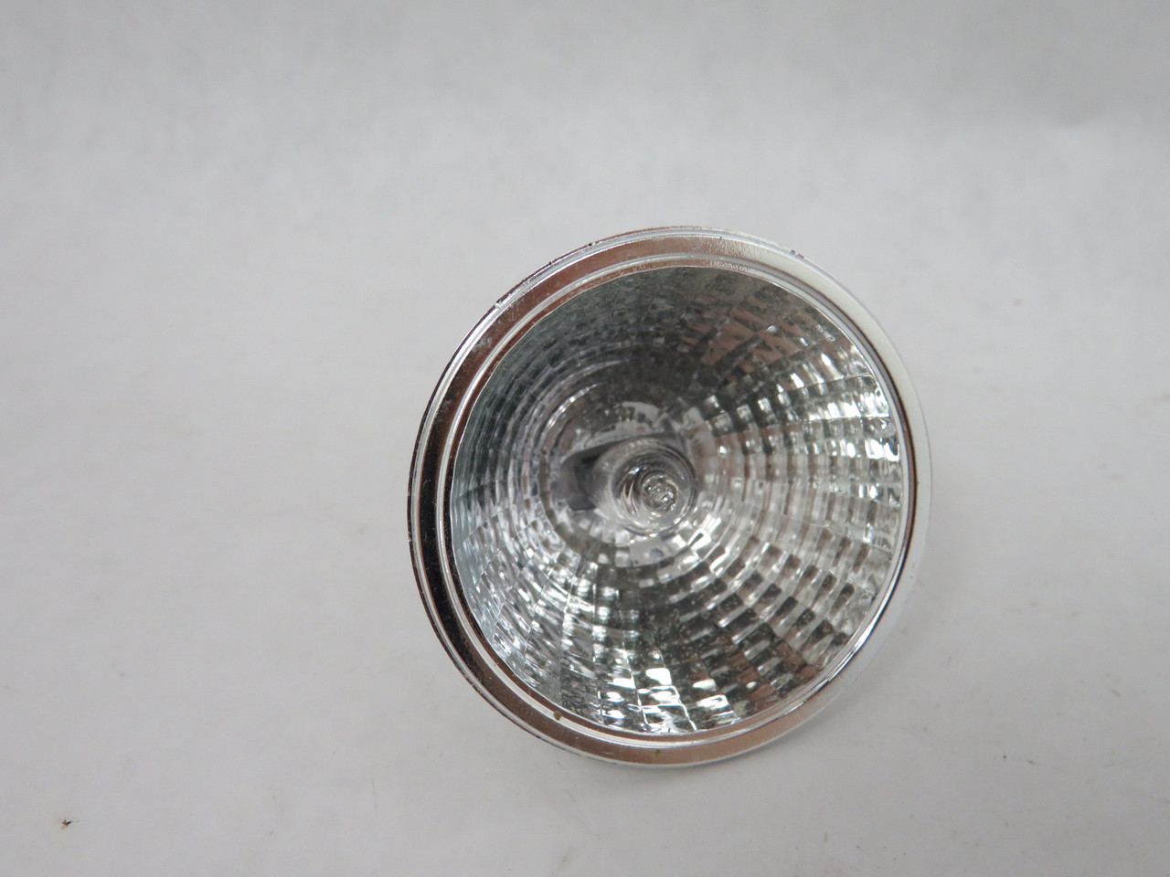 General Electric Q50MR16C/NFL30 MR16 Lamp 30DEG Beam 12V 50W BOX DAMAGE NEW