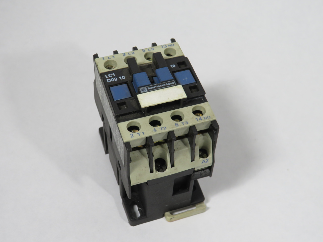 Telemecanique LC1D0910M6 Contactor 3P 1NO 25A 220V 60Hz USED