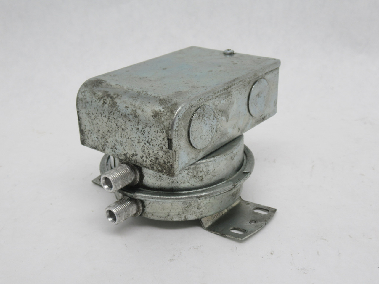 Cleveland Controls RFS-4001-079 Pressure Switch 300VA 120-277V 50/60Hz 15A USED