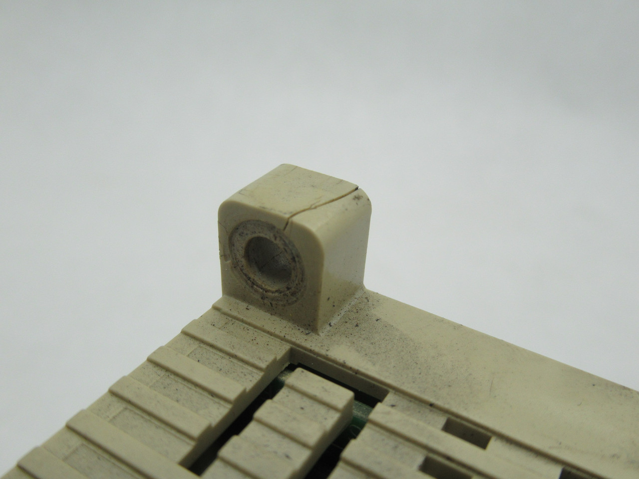 Omron CPM1A-20CDR-A Programmable Controller 100-240VAC SHELF WEAR USED