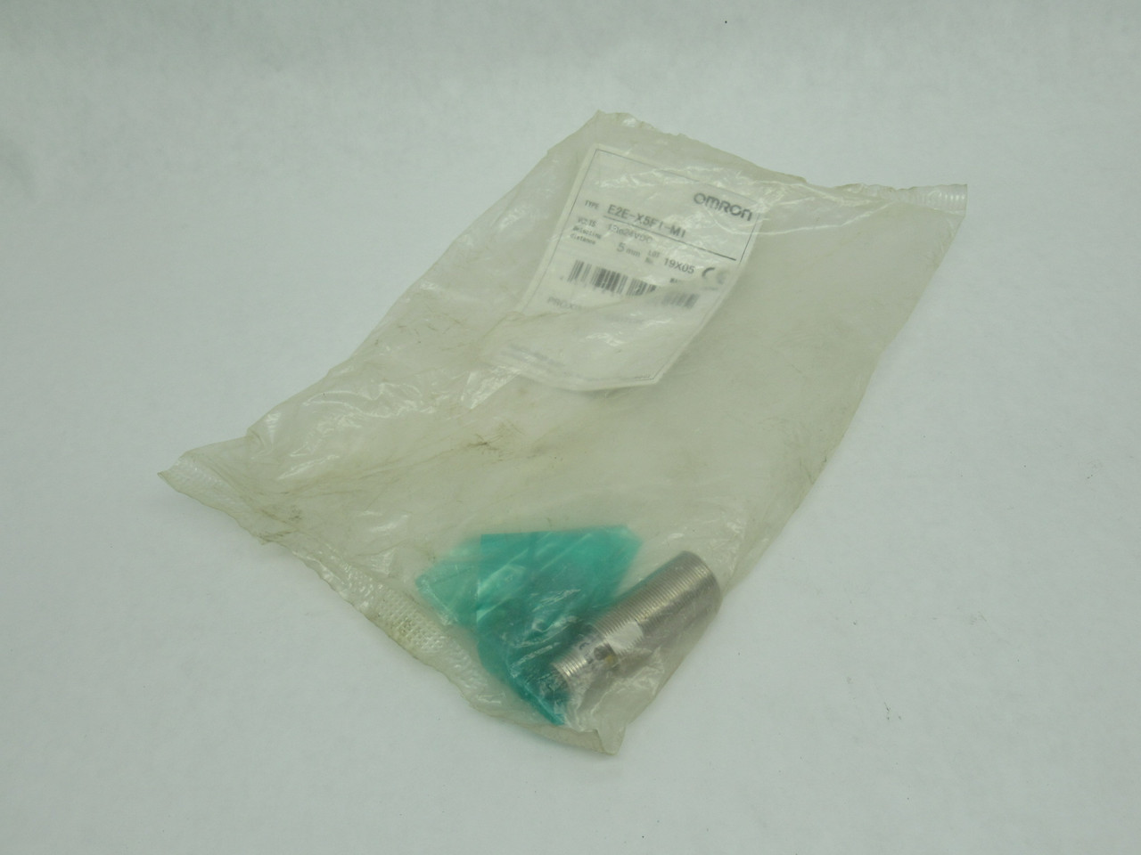 Omron E2E-X5F1-M1 Proximity Sensor 12-24VDC 5mm Distance PNP NO NWB