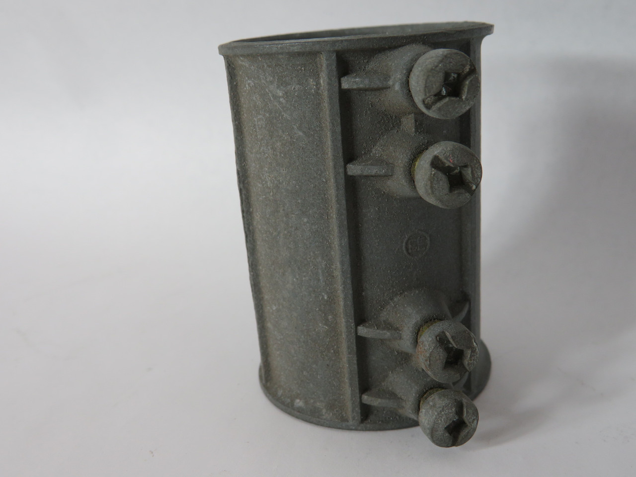 Elliott Electric 935 1-1/2" EMT Set Screw Connector NOP