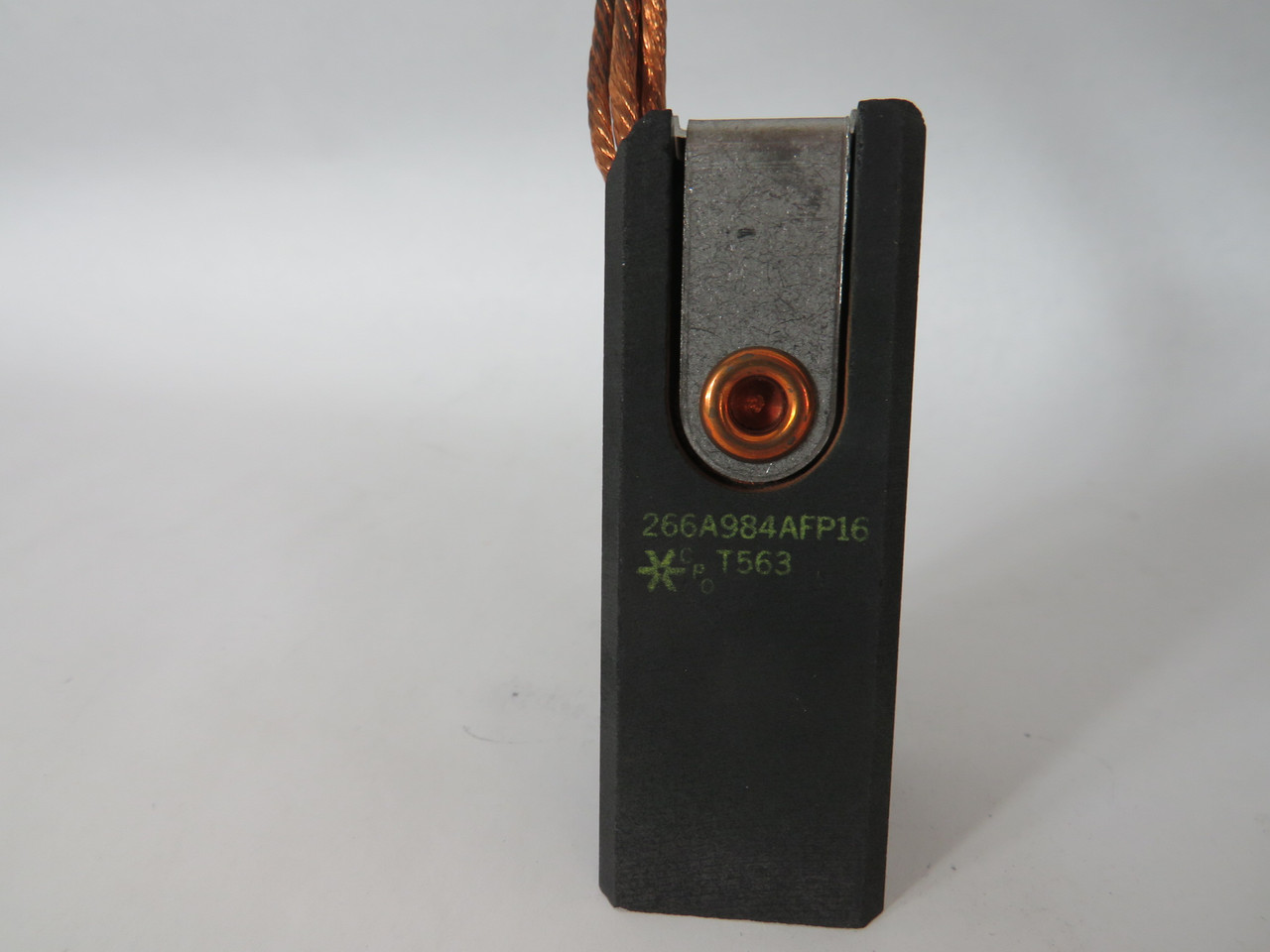 Generic 266A984AFP16 Carbon Brush 32mmWx32mmTHx84mmTLx56mmBL Lot/56 DMG BOX NEW