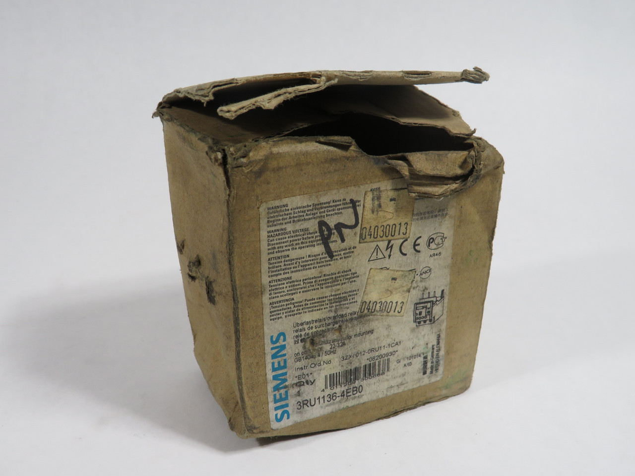 Siemens 3RU1136-4EB0 Overload Relay 22-32A BOX DAMAGE NEW