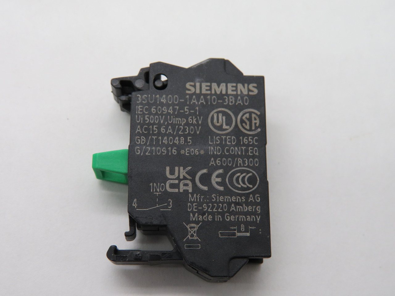 Siemens 3SU1400-1AA10-3BA0 Push Button Contact Block 1NO 500V AC15 6A 230V USED