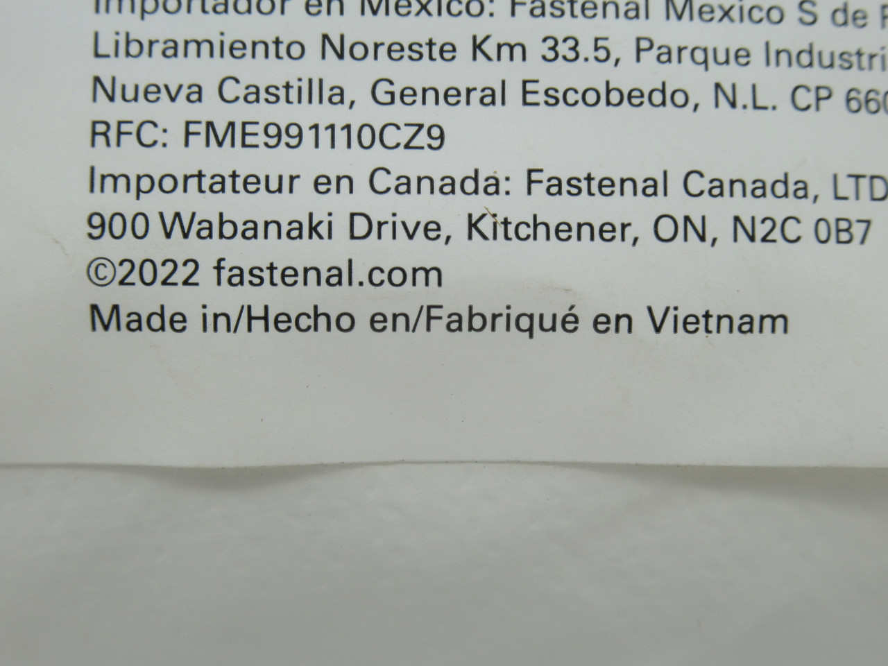 Fastenal 1050104 Body Guard Microporous Elastic Closure Coverall 4XL White NEW