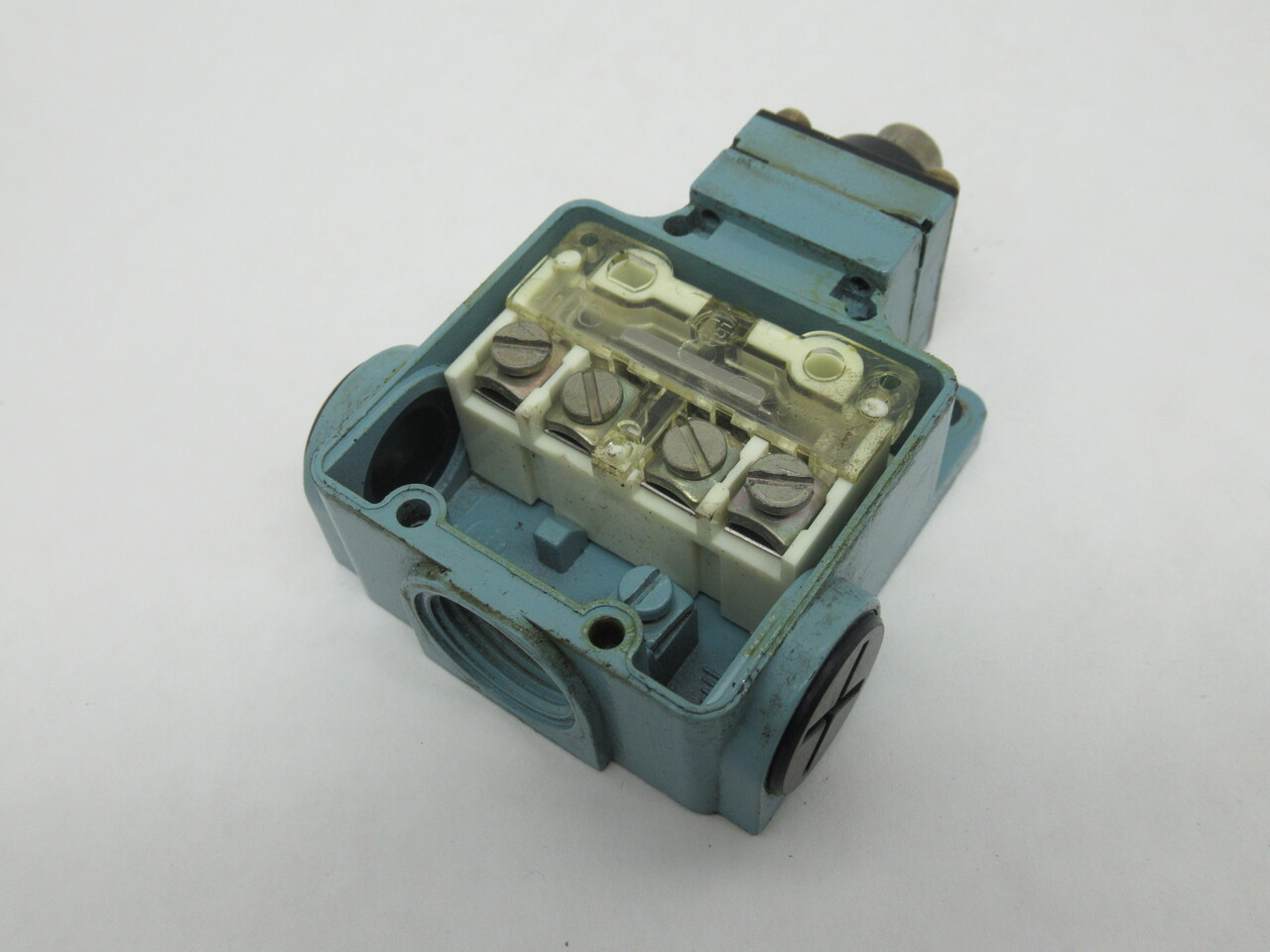 Telemecanique XCK-M1D10 Limit Switch C/W Plunger Head 300VAC/DC 5A@380/250V USED