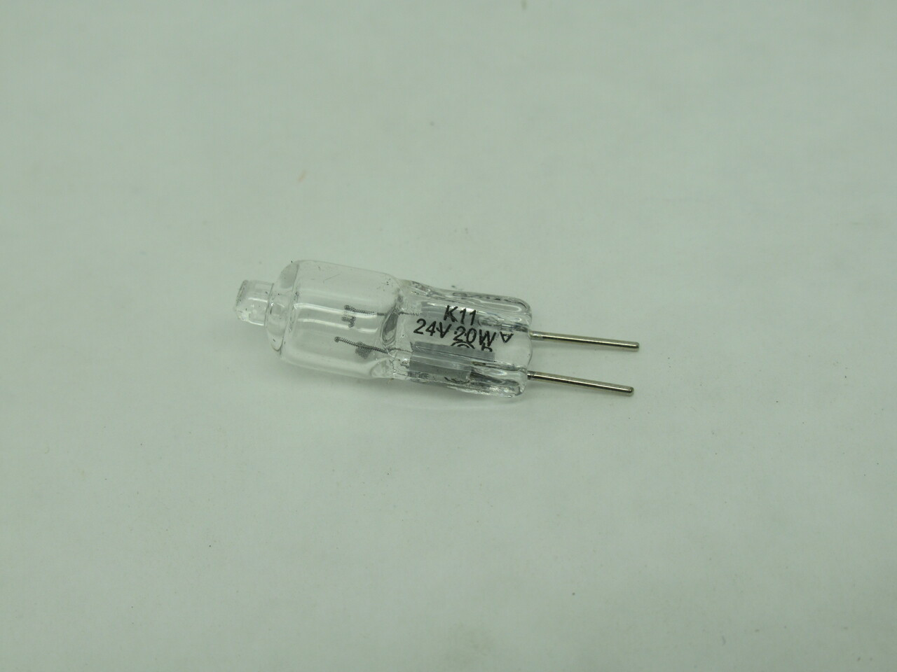 Satco S1986 Bi-Pin Halogen Bulb 24V 20W G4 BOX DAMAGE NEW
