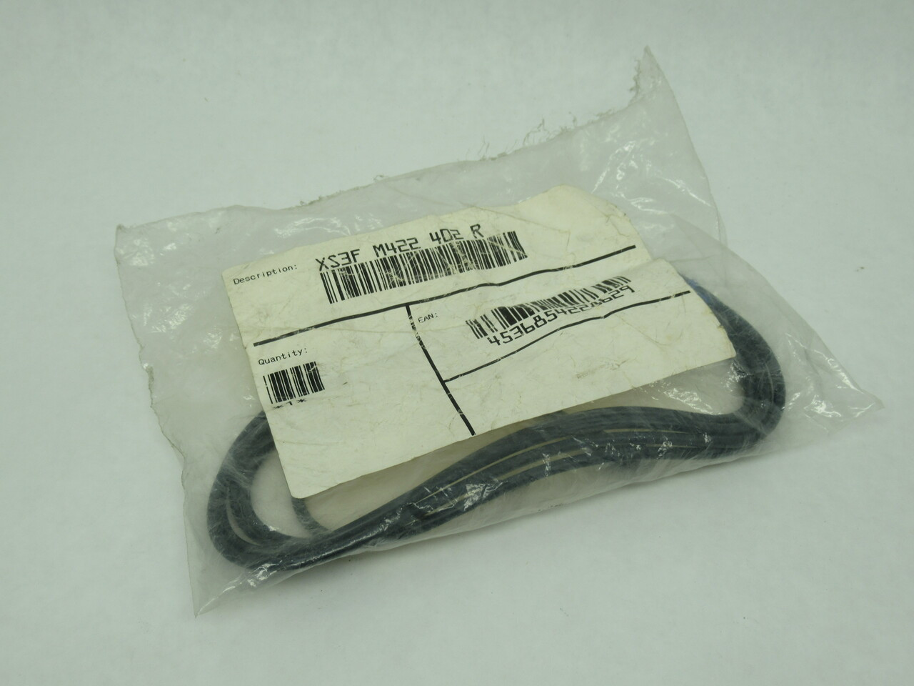 Telemecanique XS3F-M422-402-R Water-Resistant Robot Cable 4-Pole M8 BAG DMG NWB