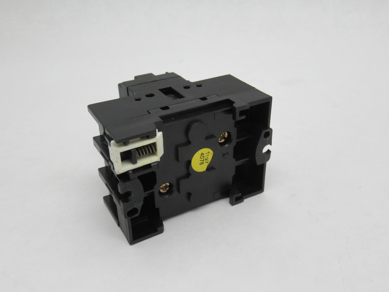 Klockner-Moeller P1-32 Disconnect Switch Base 32A 690V 3-Pole SHELF WEAR NOP