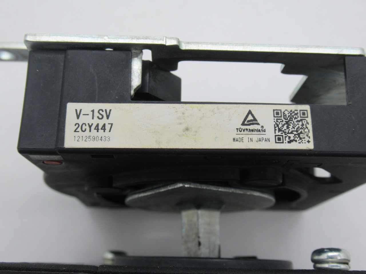 Mitsubishi V-1SV Operating Handle for 3- and 4-Pole Breaker USED
