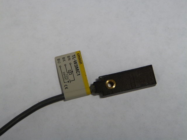 Omron TL-W3MC1 Inductive Proximity Sensor Assembly 100mA 3mm 12-24VDC USED