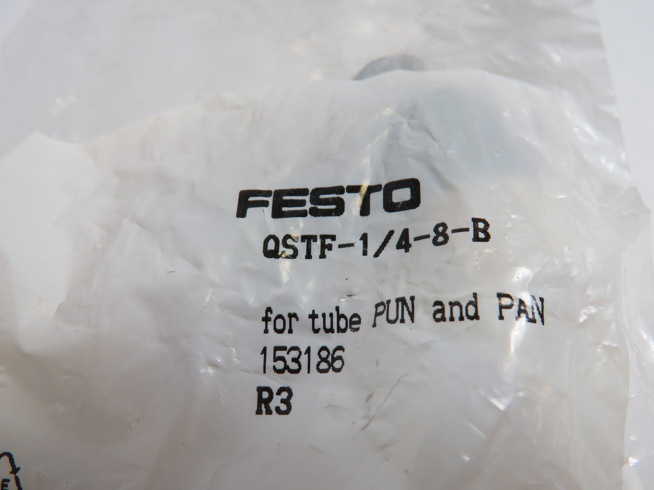 Festo 153186 QSTF-1/4-8-B Push-In T-Fitting 1/4" Thread 8mm Tubing OD  NWB
