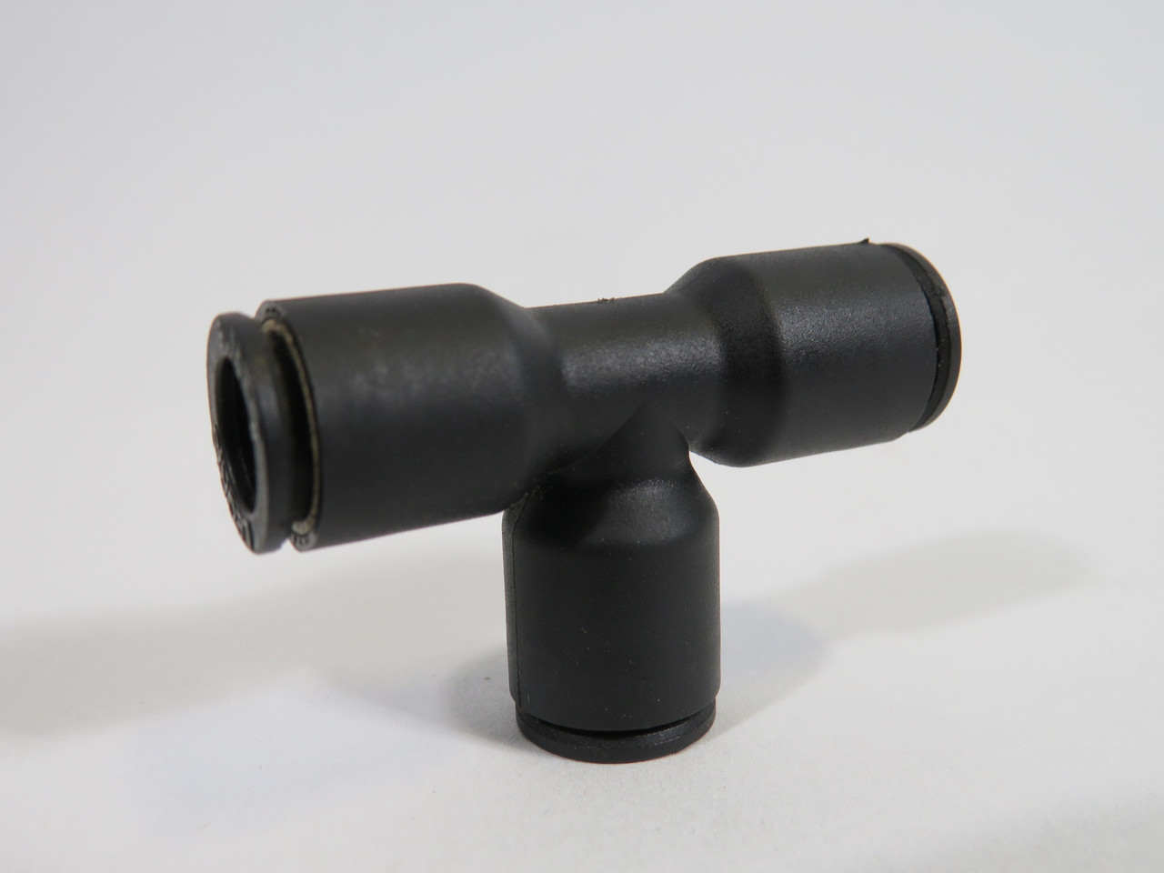 Legris 3104-08-00 Plug-In Union Tee Fitting 8mm Tube OD NOP