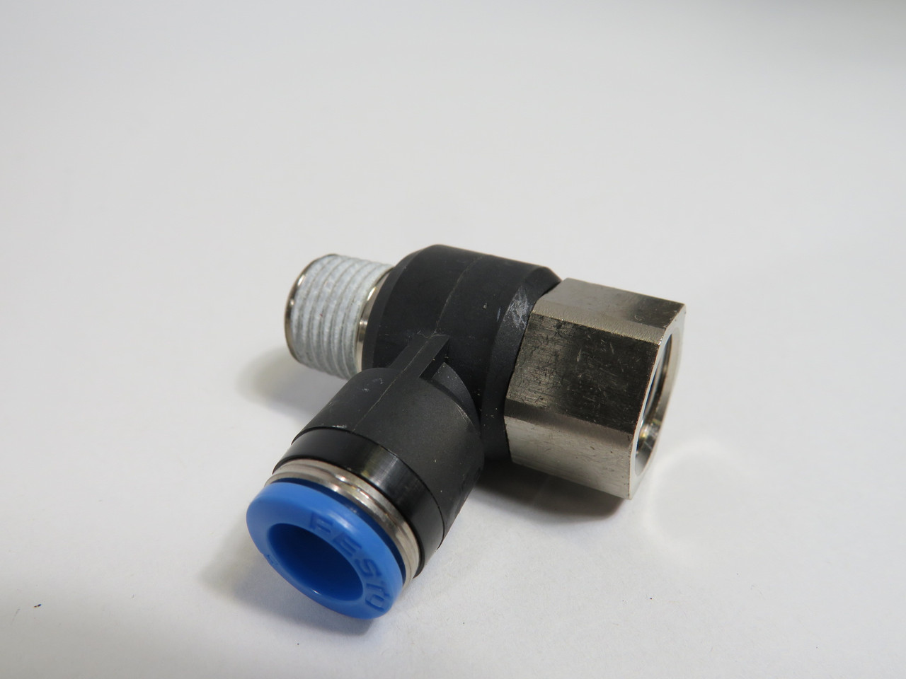 Festo 153186 QSTF-1/4-8-B Push-In T-Fitting 1/4" Thread 8mm Tubing OD ! NOP !