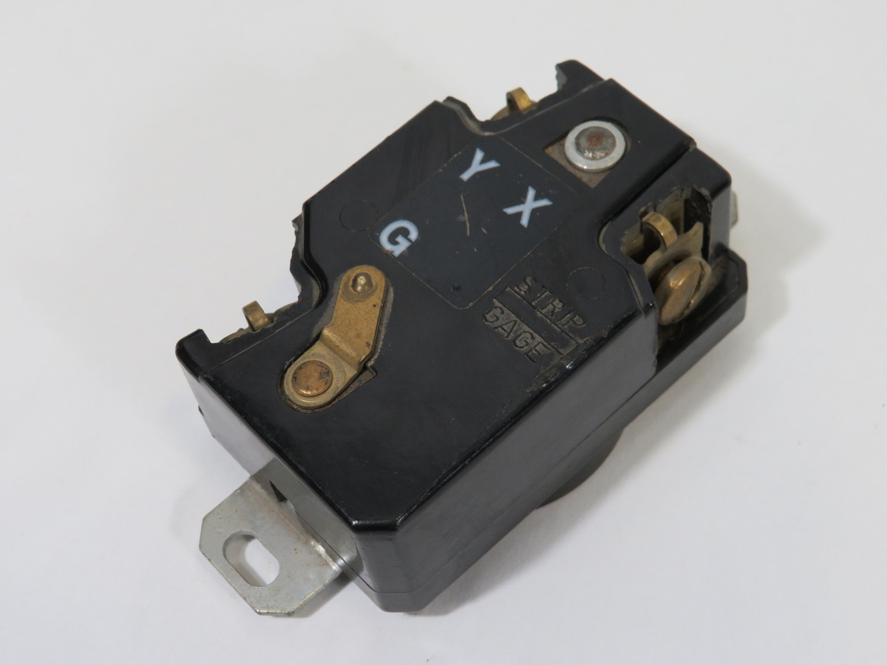 Pass & Seymour L630R Old-Style Twist-Lock Receptacle 30A 250V 3W 2P USED