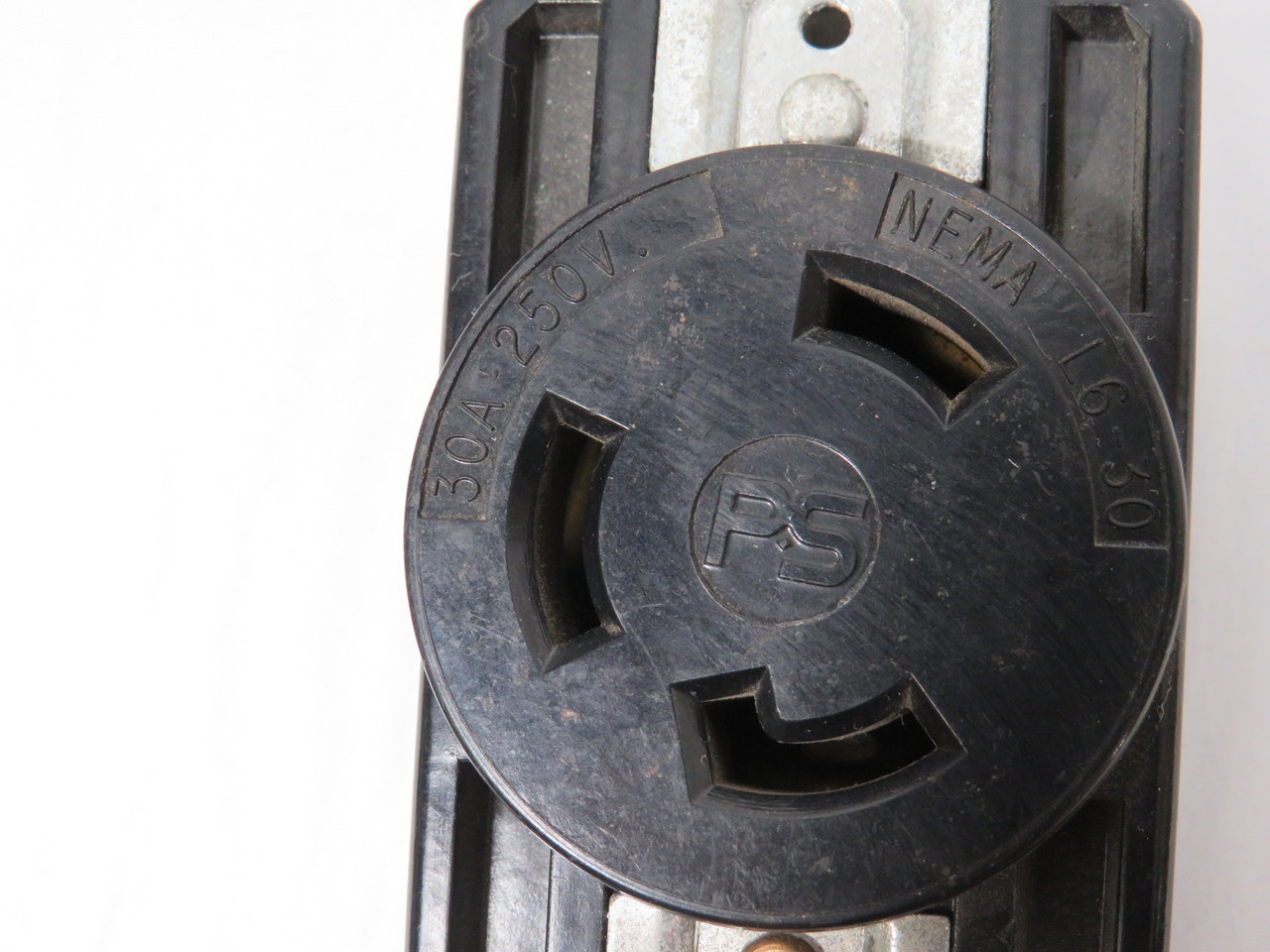Pass & Seymour L630R Old-Style Twist-Lock Receptacle 30A 250V 3W 2P USED
