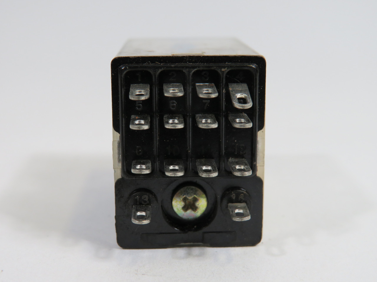 Allen-Bradley 700-HC14A24 Ser. B Plug-In Relay 24V 3A 14-Blade SHELF WEAR USED