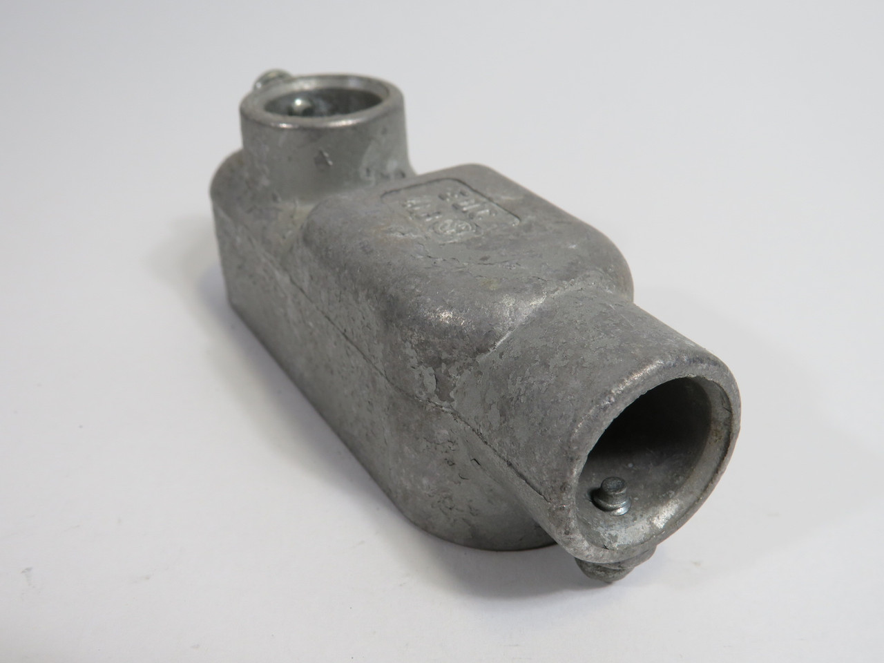 EDC LB-1/2 Unthreaded Conduit Body 1/2" LB No Cover SHELF WEAR USED