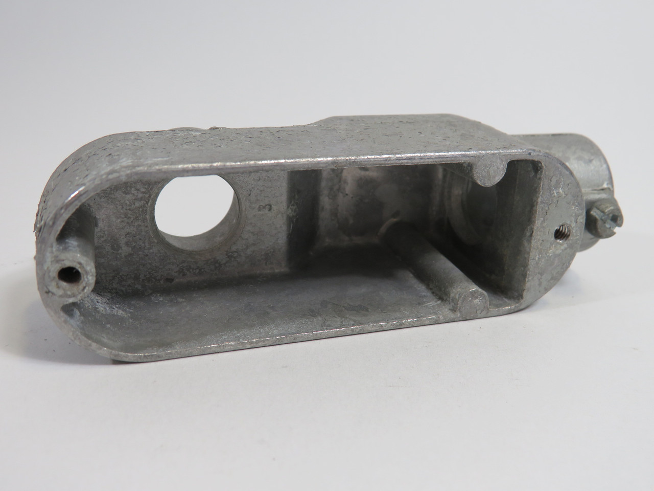 EDC LB-1/2 Unthreaded Conduit Body 1/2" LB No Cover SHELF WEAR USED