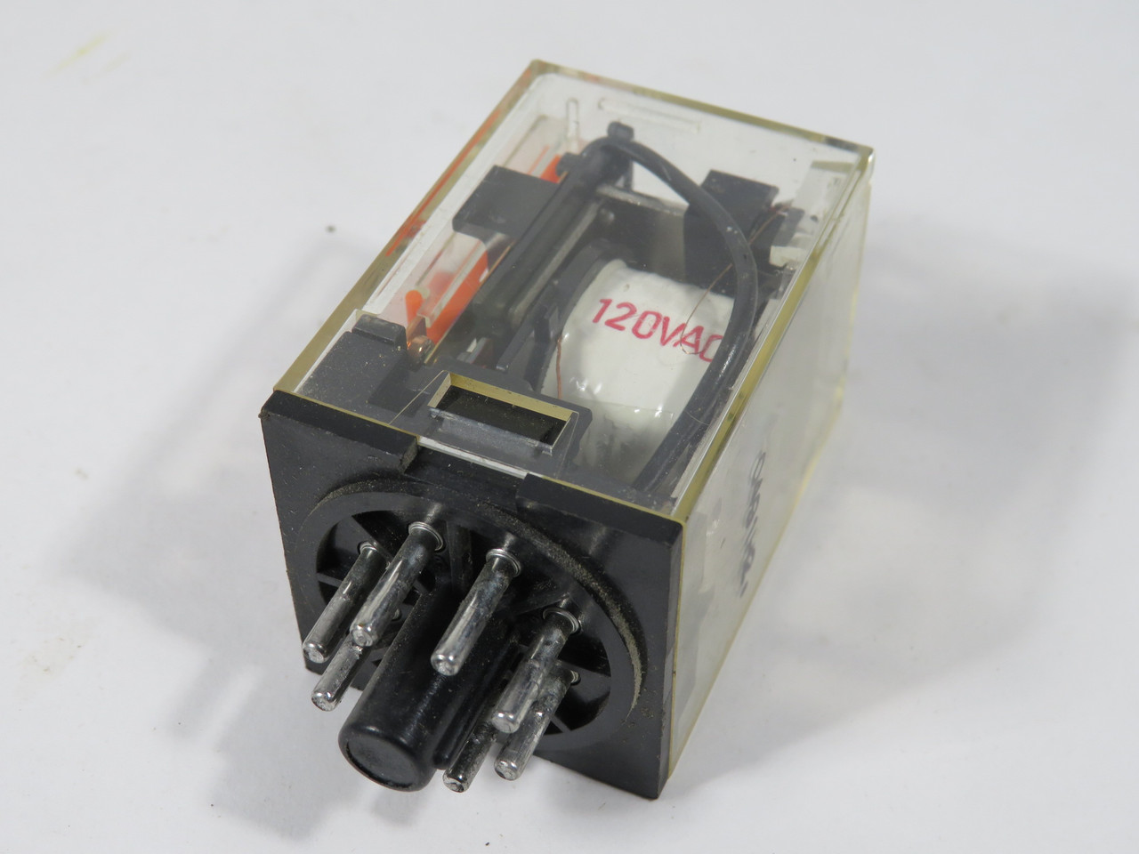 Omron MK2PN-S-AC120 Plug-In Relay 120V 10A@250VAC/28VDC 7A@250VAC 8-Pin USED