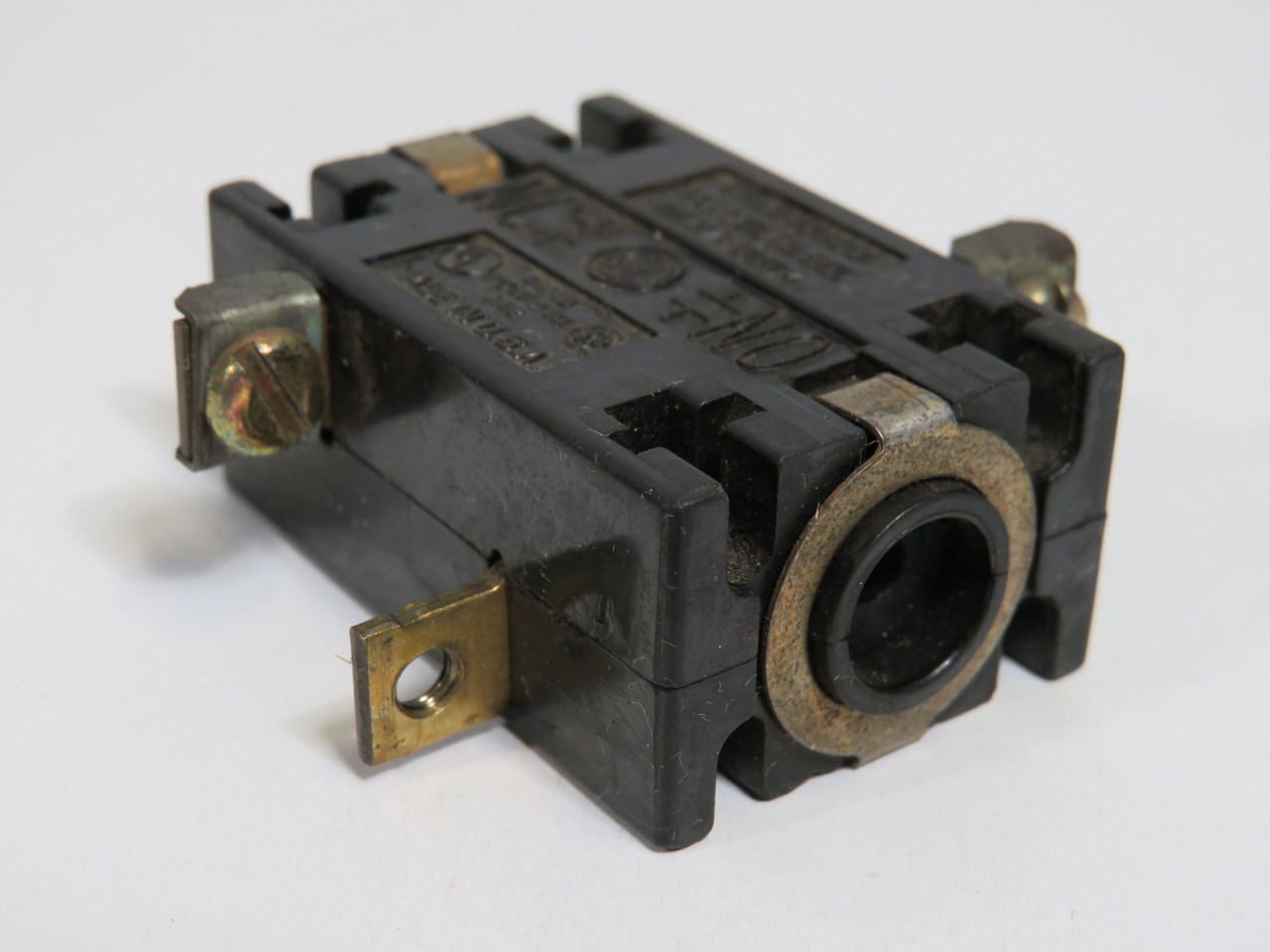General Electric CR2940U201 Contact Block 600V 1NO 1NC MISSING SCREW USED